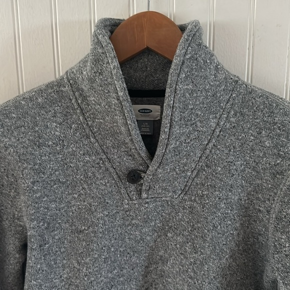 Like New! Old Navy Gray Long Sleeves Pullover Sweater sz L (10/12) - Picture 7 of 8